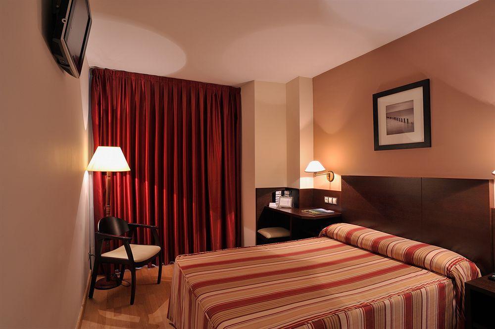 Hotel Castro Real Oviedo Exterior foto